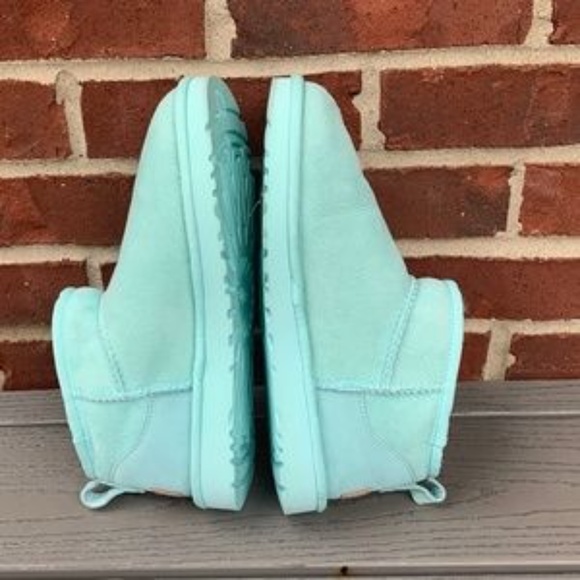 UGG Ultra Mini Classic Boot - Picture 6 of 11